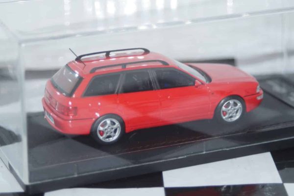Top marques audi a4 avant rs2 red tm43-026c 1:43 scale resin