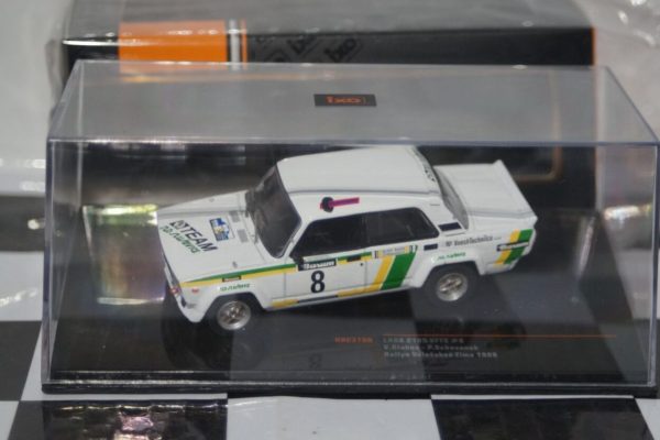 Ixo lada 2105 vfts rallye valasskaa zima 1986 diecast 1:43 rac379b