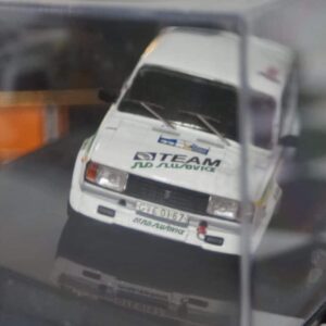 Ixo lada 2105 vfts rallye valasskaa zima 1986 diecast 1:43 rac379b