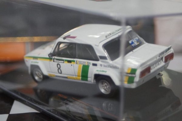 Ixo lada 2105 vfts rallye valasskaa zima 1986 diecast 1:43 rac379b