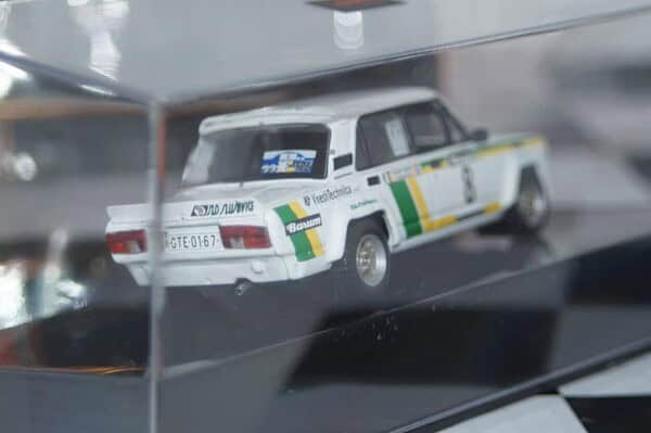Ixo lada 2105 vfts rallye valasskaa zima 1986 diecast 1:43 rac379b