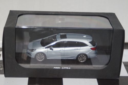 I Scale Opel Astra 2018 Estate Light Blue 1:43 OC10920