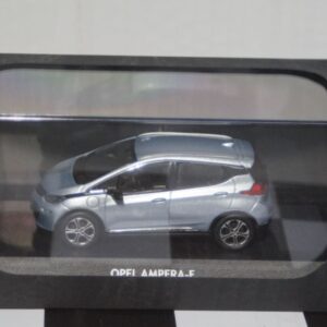 I scale opel ampera-e 2018 light blue 1:43 oc11015