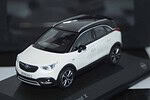 I scale opel crossland x white1:43 oc11017