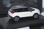 I scale opel crossland x white1:43 oc11017