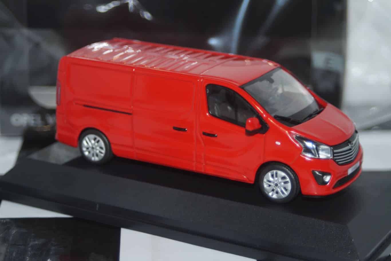 OPEL VIVARO B 2014 Rouge ISCALE 1:43 of reference OC10923