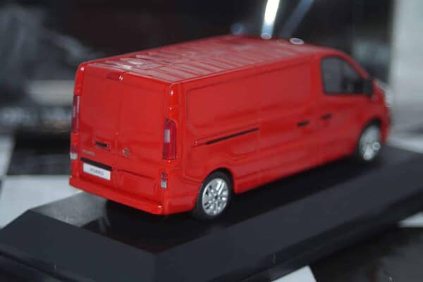 I scale opel vivaro b sport red l2 1:43 oc10923