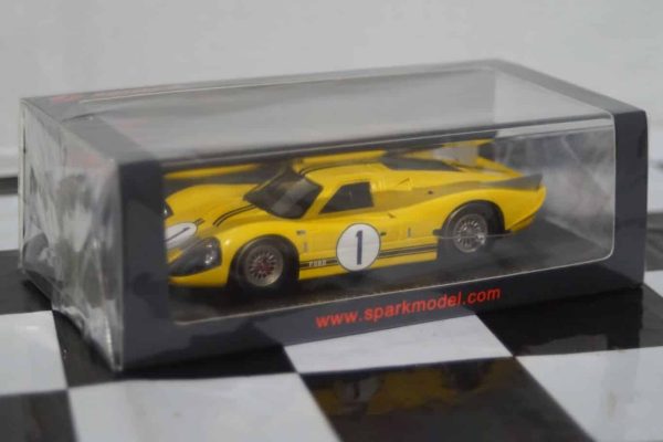 Spark ford gt40 mk4 24h le mans test day 1967 1:43 resin s4545