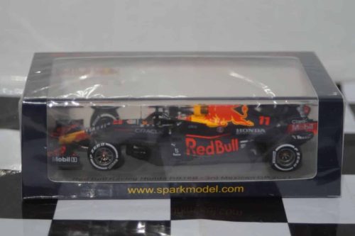 Spark oracle red bull racing rb18 no1 winner japanese gp 1:43 resin s8551