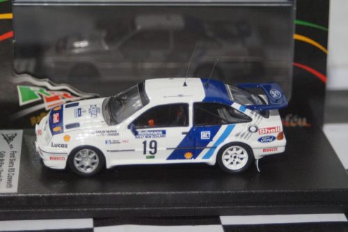 Trofeu Ford Sierra RS Cosworth C.Mcrae New Zealand Rally 1989 1:43rd Scale RR.NZ 11