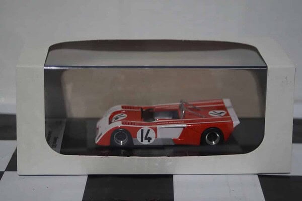 Trofeu chevron b21 6h nova lisboa 1972 c.santos 1:43rd scale dsn1:43-40