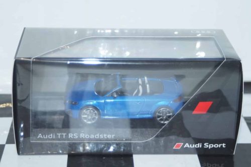 Spark Audi A1 2018 White/Black Dealer 1:43 Resin Audi5011801031