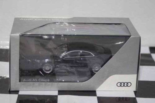 Spark Audi A1 2018 White/Black Dealer 1:43 Resin Audi5011801031