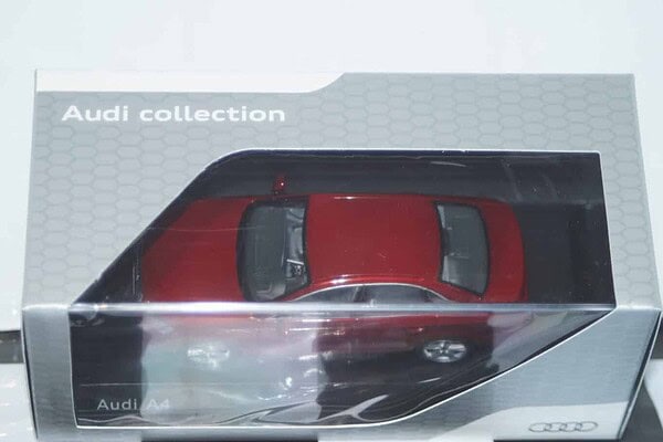 Spark audi a1 2018 white/black dealer 1:43 resin audi5011801031