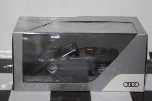 Spark audi a1 2018 white/black dealer 1:43 resin audi5011801031