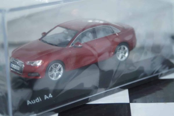Spark audi a1 2018 white/black dealer 1:43 resin audi5011801031