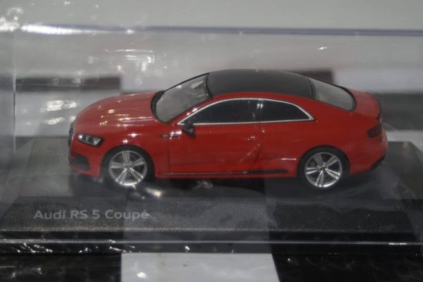 Spark audi a1 2018 white/black dealer 1:43 resin audi5011801031