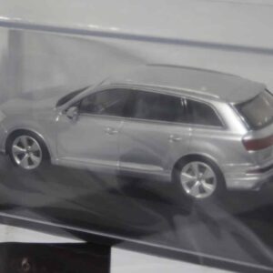 Spark audi a1 2018 white/black dealer 1:43 resin audi5011801031