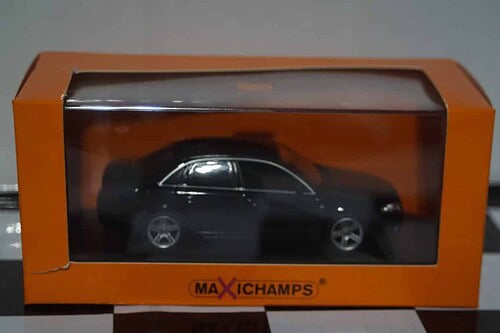 Maxichamps Audi A4 Black 2004 Minichamps 1:43 940 014400