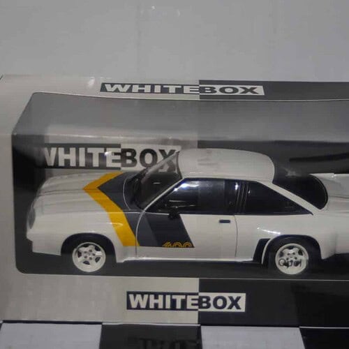 Whitebox opel manta b gsi white 1:24 wb124173-o
