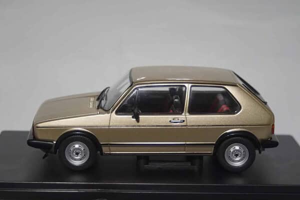 Whitebox volkswagen golf mk1 gti 1:24 wb124113