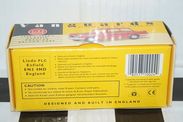 Vanguards triumph herald red va5000 1/43 scale