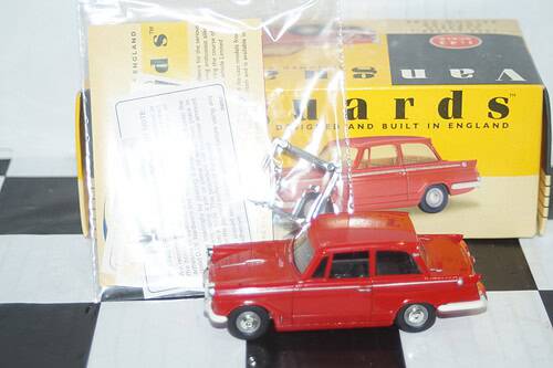 Vanguards triumph herald red va5000 1/43 scale