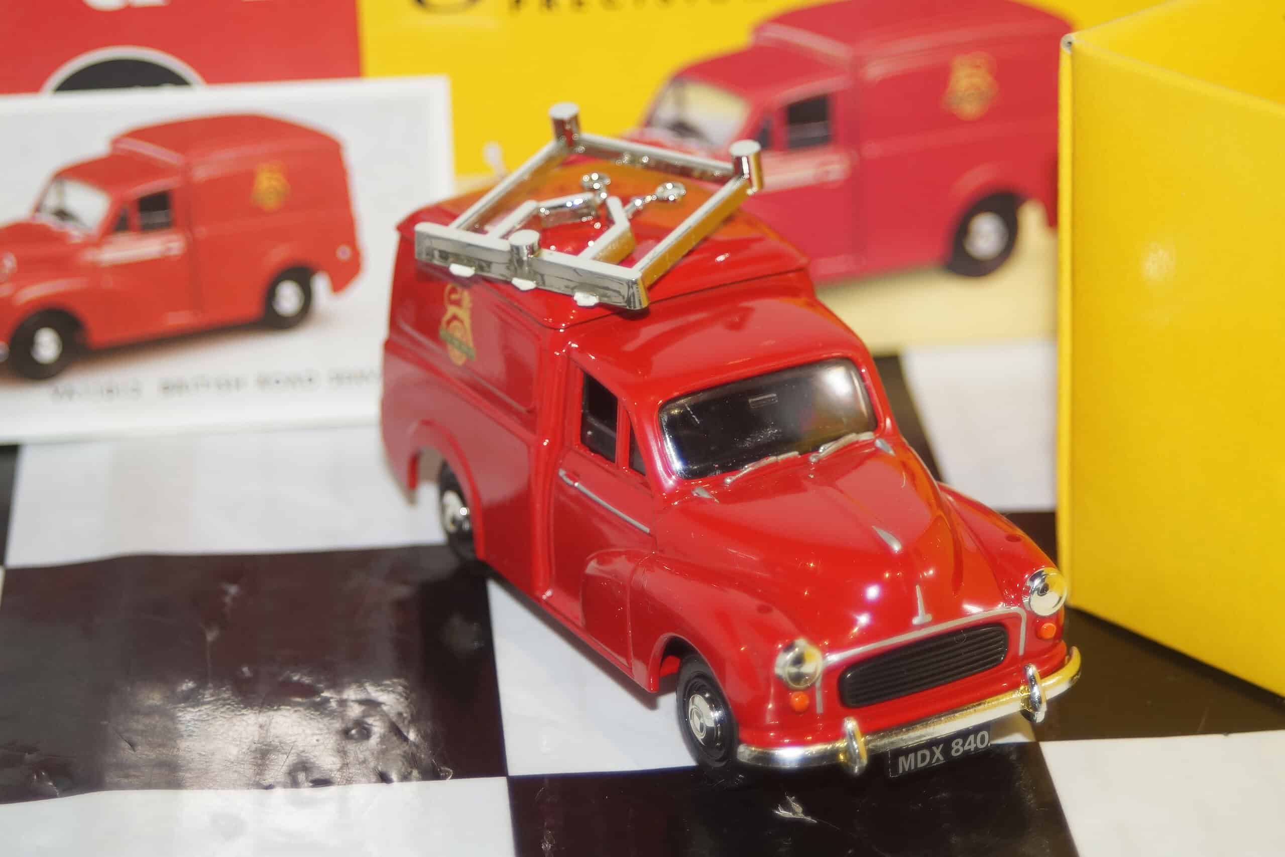 Vanguards morris minor van british road services va11012 red 1:43 scale