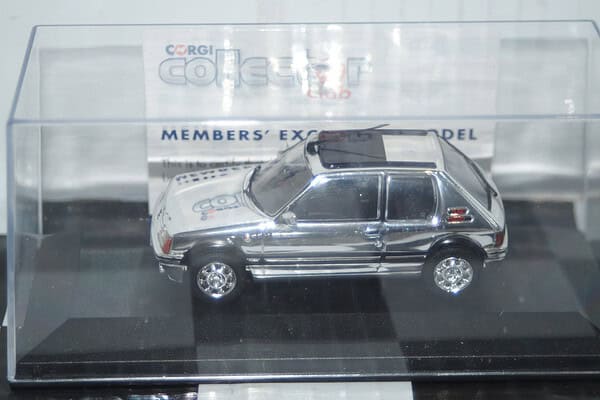 Corgi vanguards collector club peugeot 205 gti 1.9 chrome va12705 1:43 scale lcc38