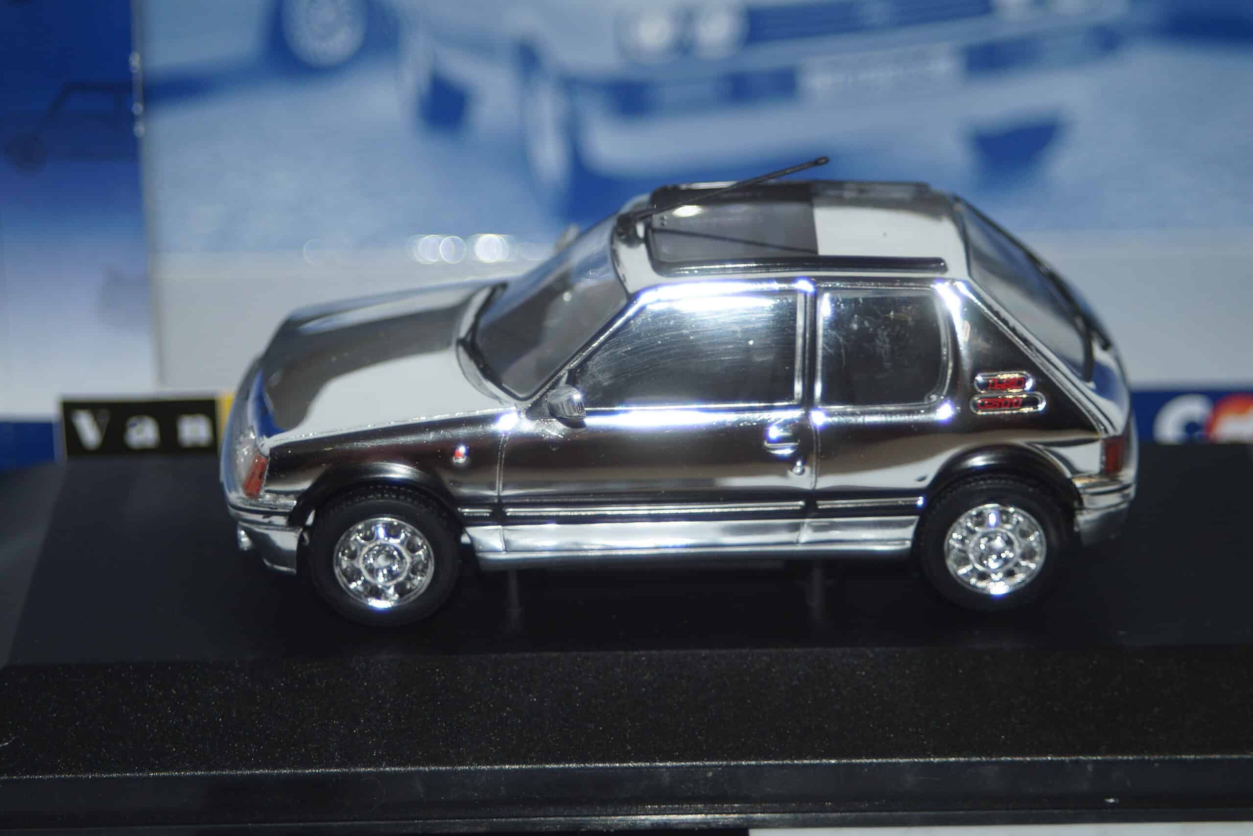 Corgi vanguards collector club peugeot 205 gti 1.9 chrome va12705 1:43 scale lcc38