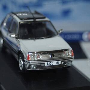 Corgi vanguards collector club peugeot 205 gti 1.9 chrome va12705 1:43 scale lcc38