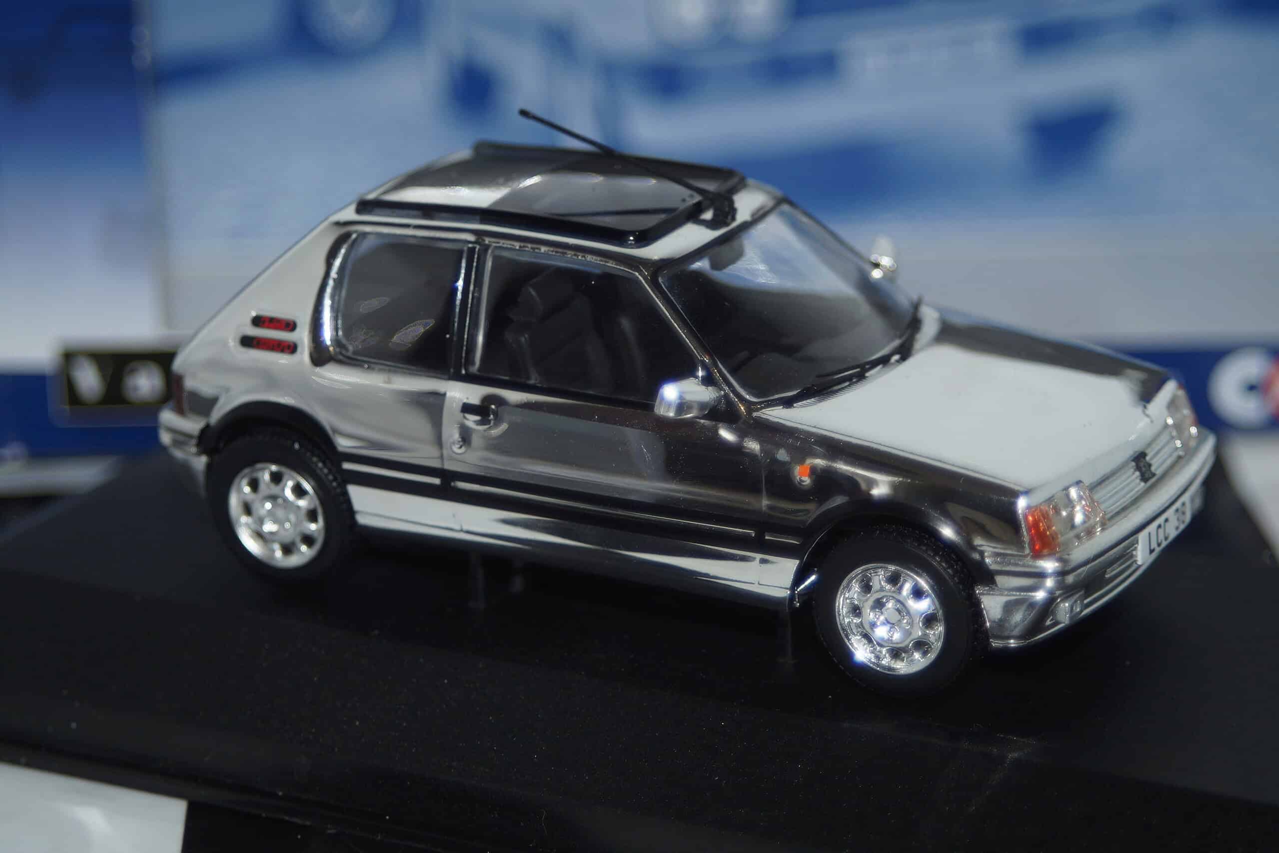 Corgi vanguards collector club peugeot 205 gti 1.9 chrome va12705 1:43 scale lcc38