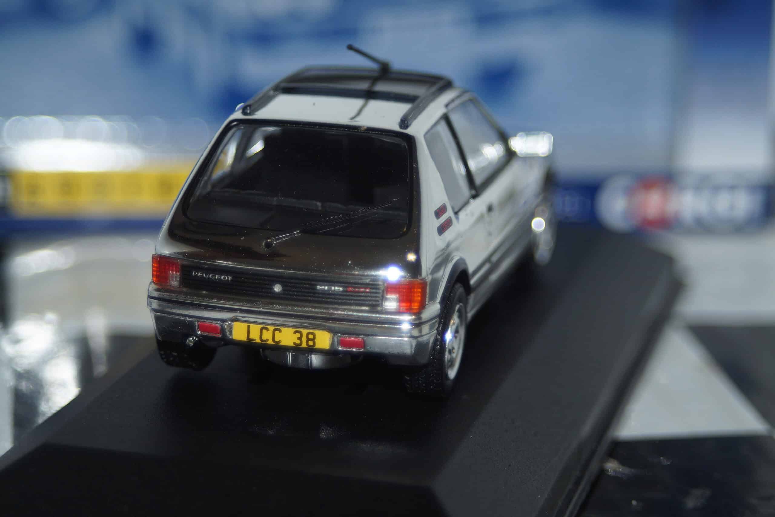 Corgi vanguards collector club peugeot 205 gti 1.9 chrome va12705 1:43 scale lcc38