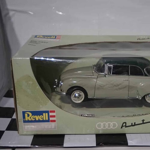 Mercedes issue CLK DTM Lamy 1:18 Diecast B6 696 2121 Maisto