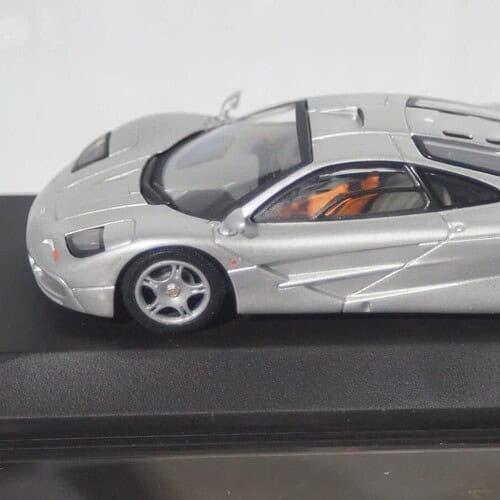 Minichamps Mclaren F1 Street Silver 1:43 Diecast 530133431