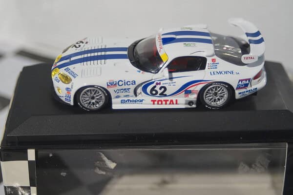 Minichamps dodge viper gts-r lemans 1997 ayari 430971461 1:43