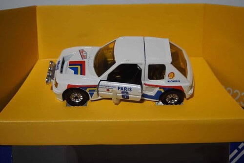 Corgi Peugeot 205 White Rally Car 1:36th C399/1