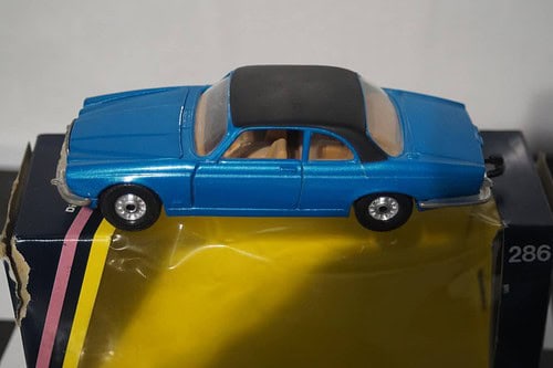 Corgi jaguar blue xj12c 1:36th 286