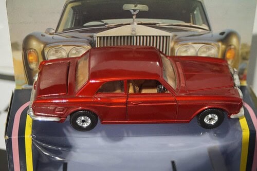 Corgi Rolls Royce Corniche Maroon 1:36th 279