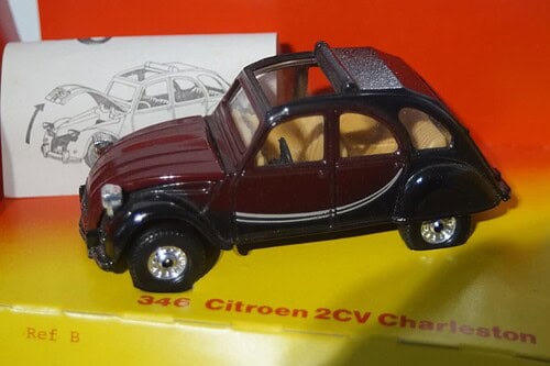 Corgi citroen 2cv charleston maroon 1:36th 346
