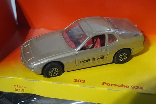 Corgi porsche 928 gold 1:36th 303