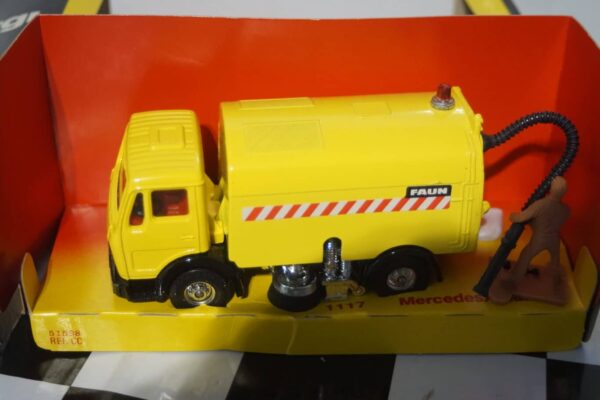 Corgi mercedes benz faun ak435 road sweeper 1:36th 1117