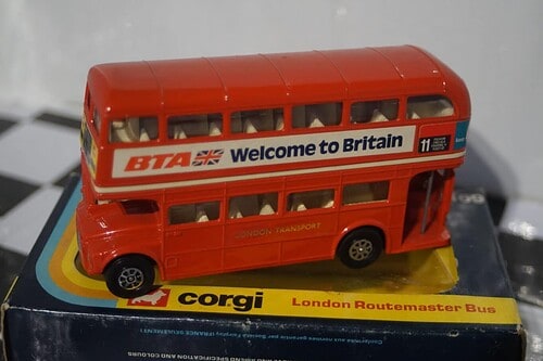Corgi london route master bus red 1:36th 469