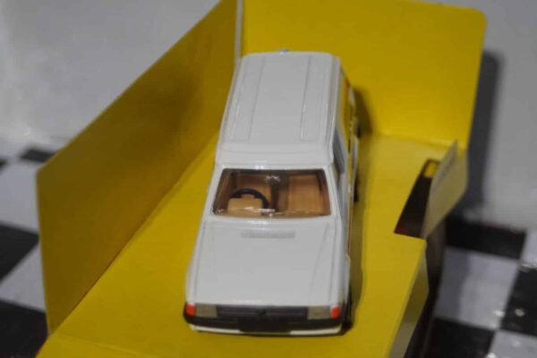 Corgi ford escort van dunlop white 1:36th 497