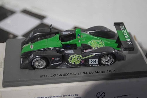 Spark mg lola ex 257 lemans 2001 1:43 resin scmg02
