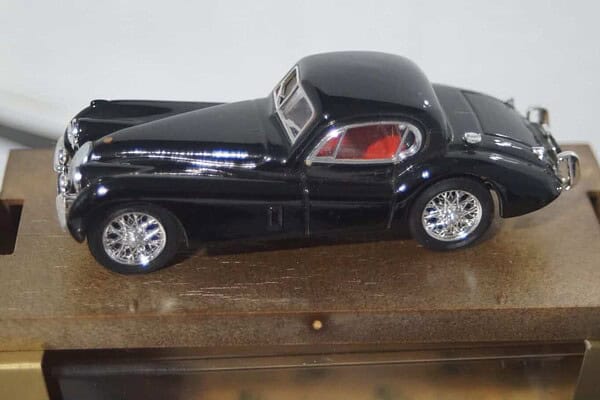 Brumm jaguar 3.5 litre black 1948 r105