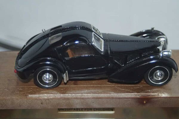 Brumm Bugatti 57S Coupe Black 1934-1936 R88