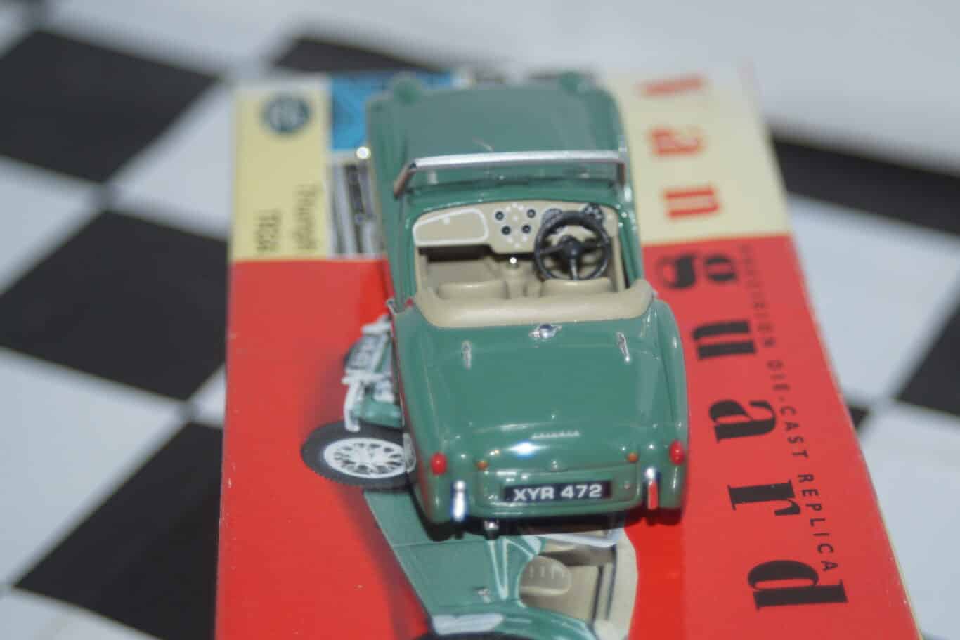 Vanguards Triumph TR3A Apple Green VA04701 1:43 Scale