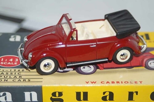 Volkswagen Beetle Cabriolet Maroon VA2000 Vanguards 1:43 Scale