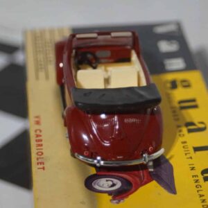 Volkswagen Beetle Cabriolet Maroon VA2000 Vanguards 1:43 Scale